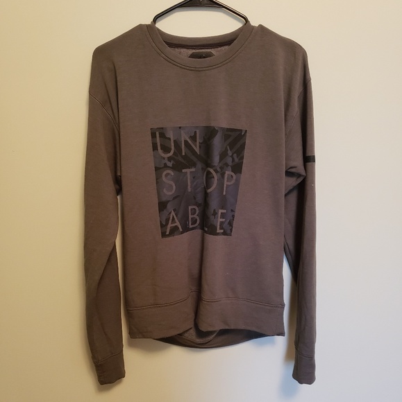 Under Armour Tops - Under Armour Womens Crew Sweatshirt M